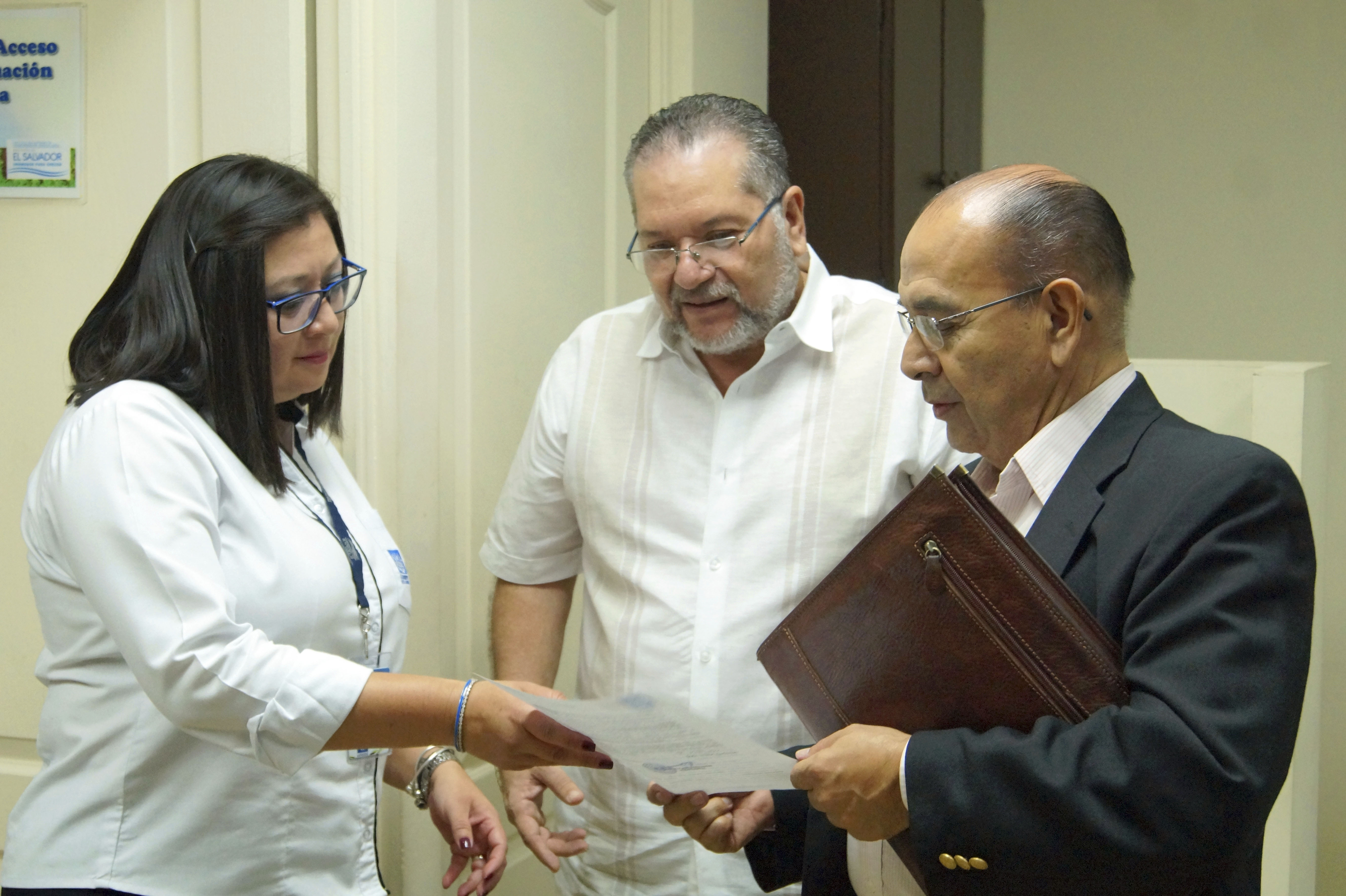 Presidente atiende a Luis Lemus y solventa su petición de inmediato