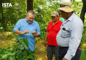 El personal de la Gerencia de Escuelas Agrarias, les brindará un acompañamiento técnico a la Cooperativa Santa Clara