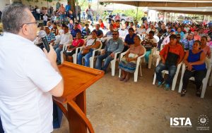 Este día visitamos la Cooperativa San Raymundo en Ahuachapán, para iniciar las jornadas de firma y entrega de escrituras