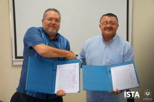 El Presidente Óscar Guardado firmó una carta de entendimiento con el Decano de la Facultad de Ciencias Agronómicas de la Universidad de El Salvador