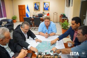 El presidente Óscar Guardado sostuvo una reunión con el ministro de Agricultura y Ganadería, el viceministro de Gobernación, el director general de Bomberos y el director del Centa